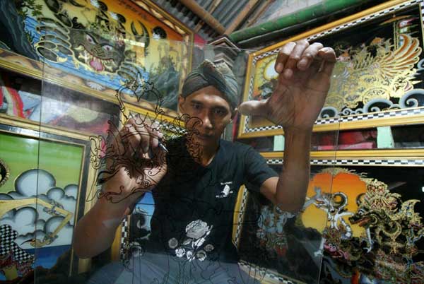 Seni Lukis  Kaca  Pengertian Sejarah Kerajinan  Cirebon 